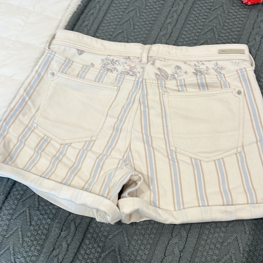 Pilcro jean shorts - EUC - size 30 - Picture 7 of 7